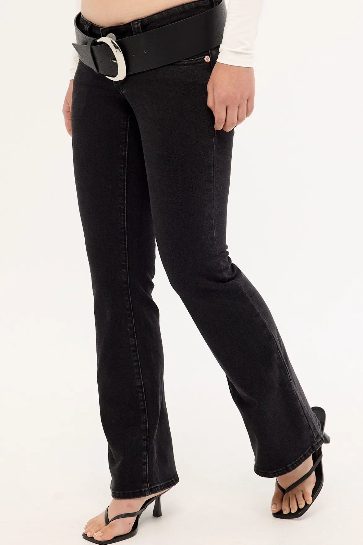 00 Low Skinny Flare Kick Jean Brie Black