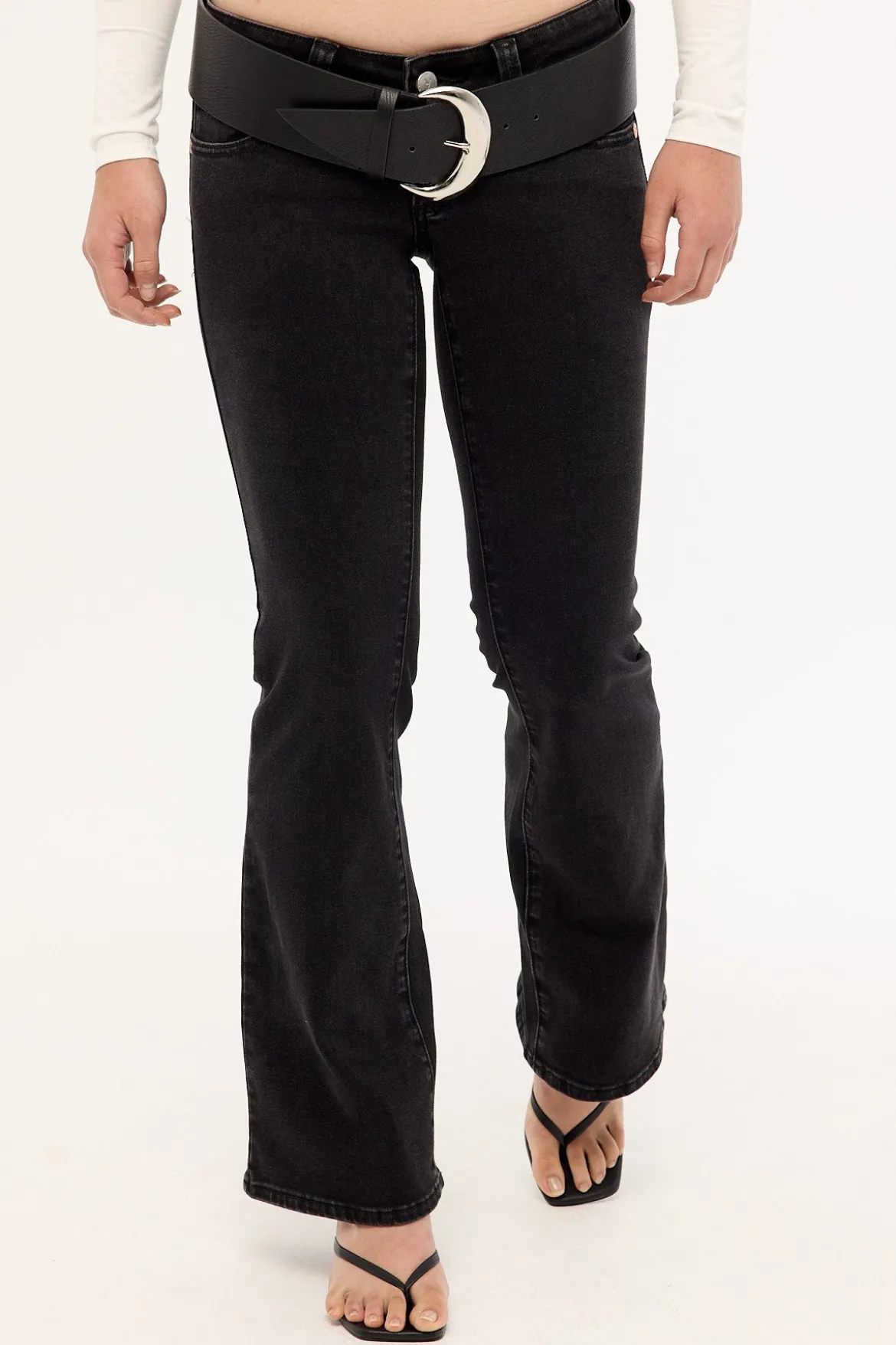 00 Low Skinny Flare Kick Jean Brie Black