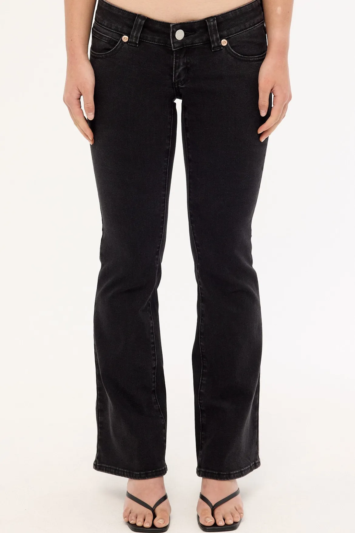 00 Low Skinny Flare Kick Jean Brie Black