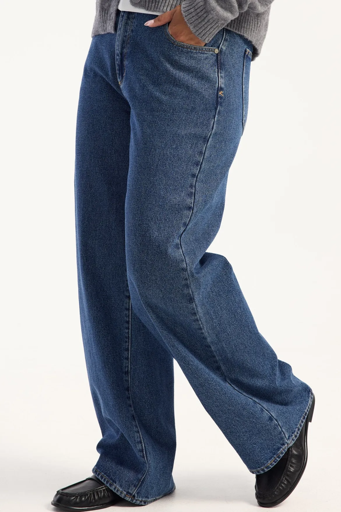 95 Mid Rise Baggy Jean Bella Mid Blue