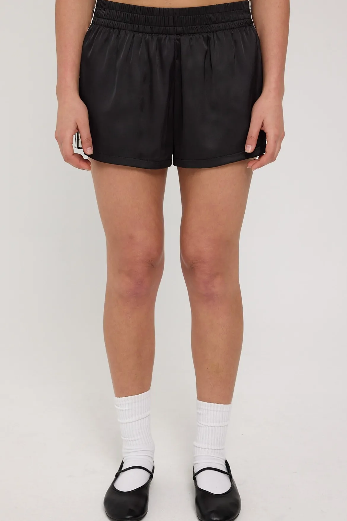 444 Shorts Onyx