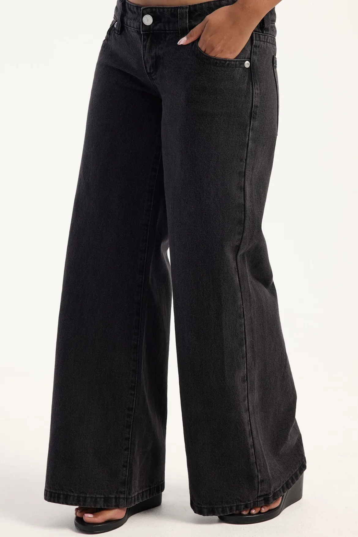 00 Wide Low Rise Jean Heidi RCY Black