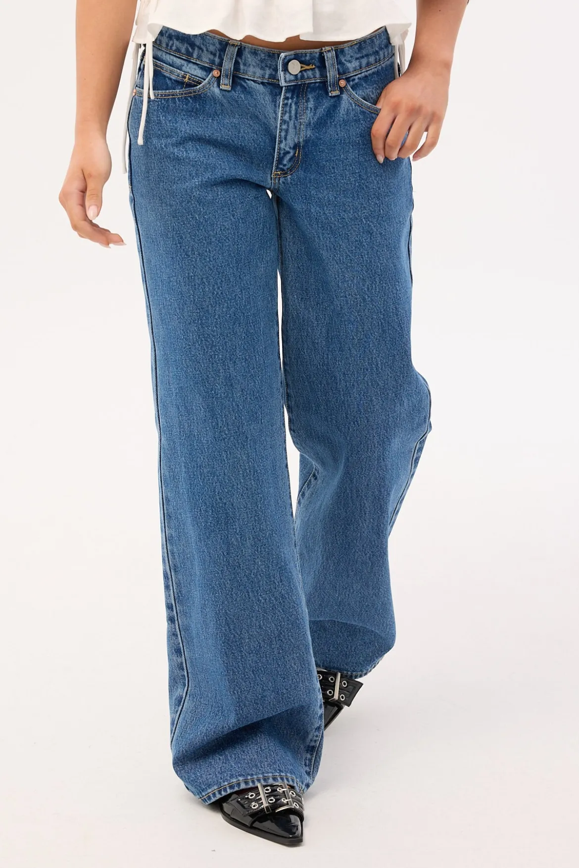 A 99 Low Rise Wide Jean Chantelle Blue Organic