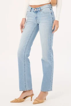 A 99 Low Straight Jean Gia Organic Blue