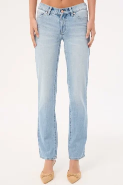 A 99 Low Straight Jean Gia Organic Blue