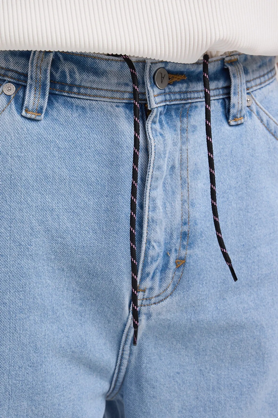 A6 Big Baggy Jean Bleach Blue
