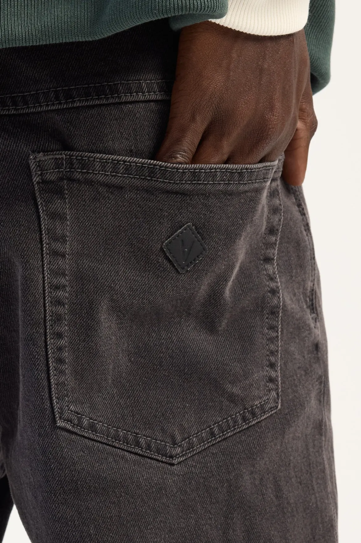 A3 Crop Jean Bazza Washed Black