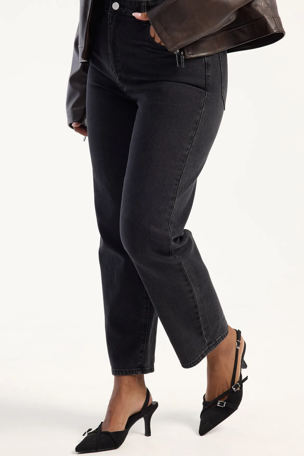 A Venice High Waisted Straight Jean Charo Black