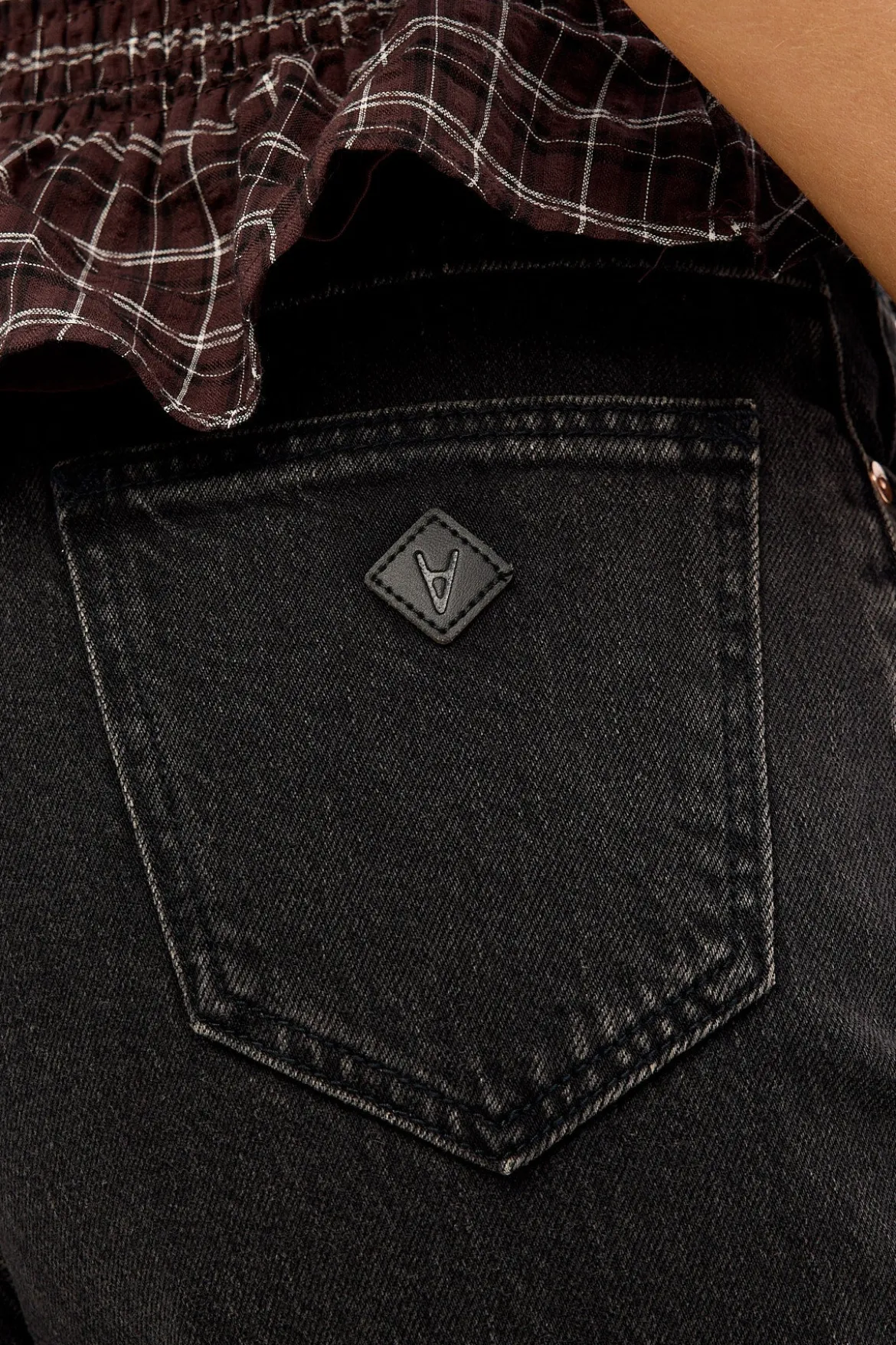 A Venice High Waisted Straight Jean Charo Black