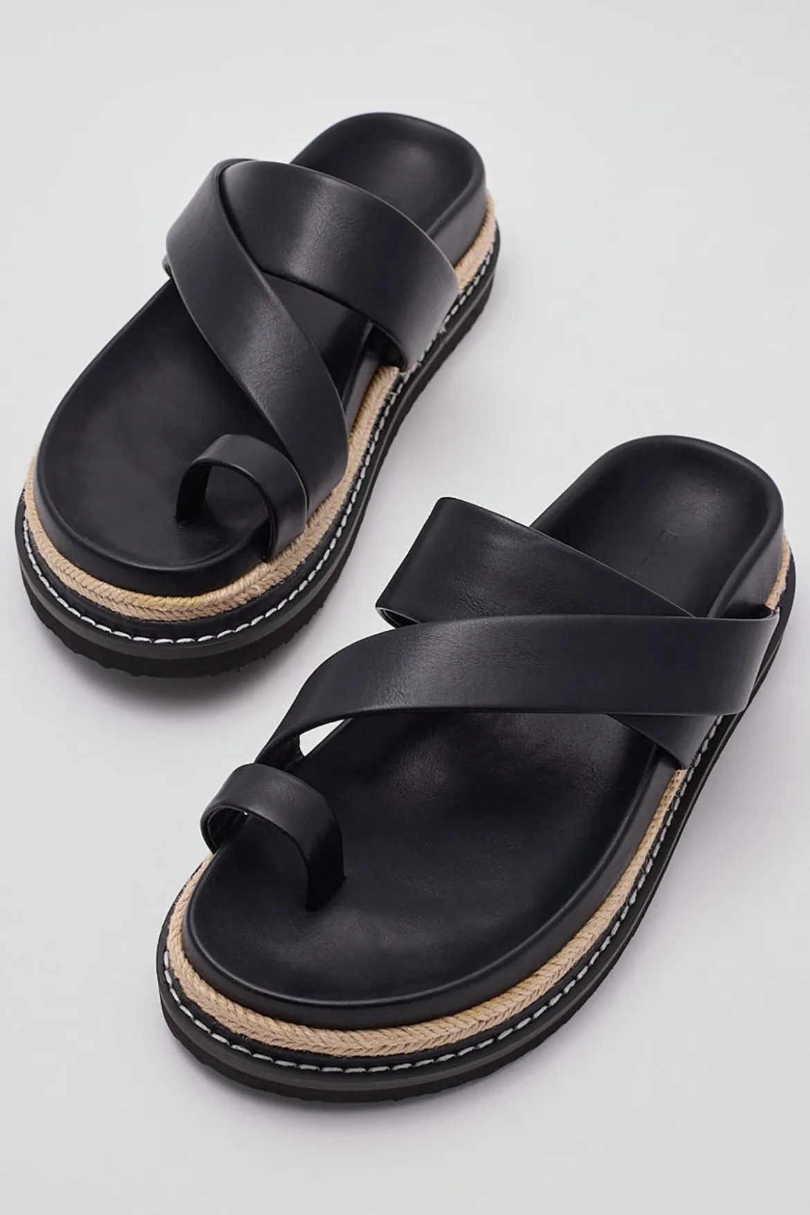Armas Sandal Black