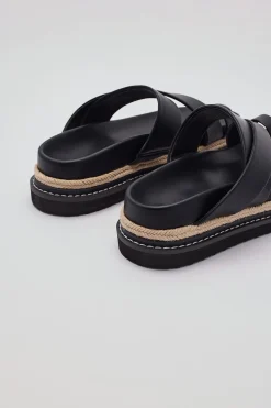Armas Sandal Black