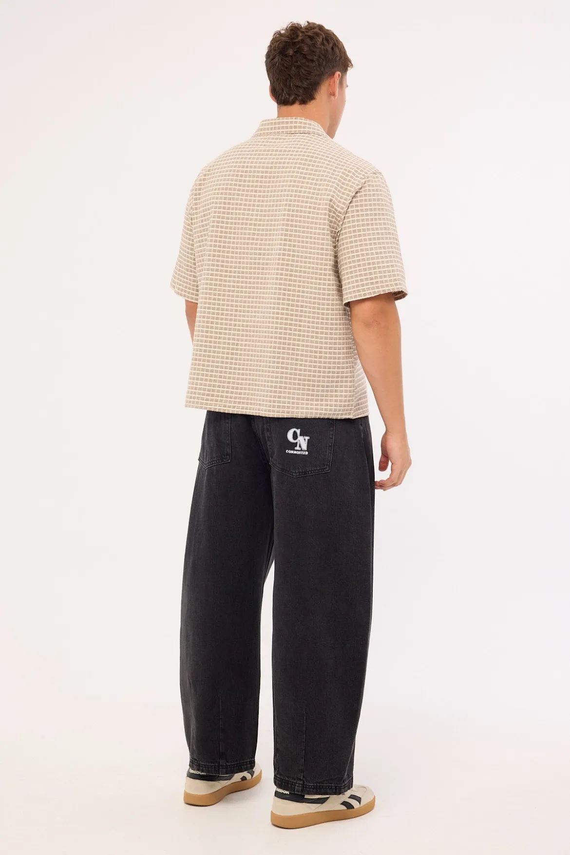 Axis Barrel Jean Black