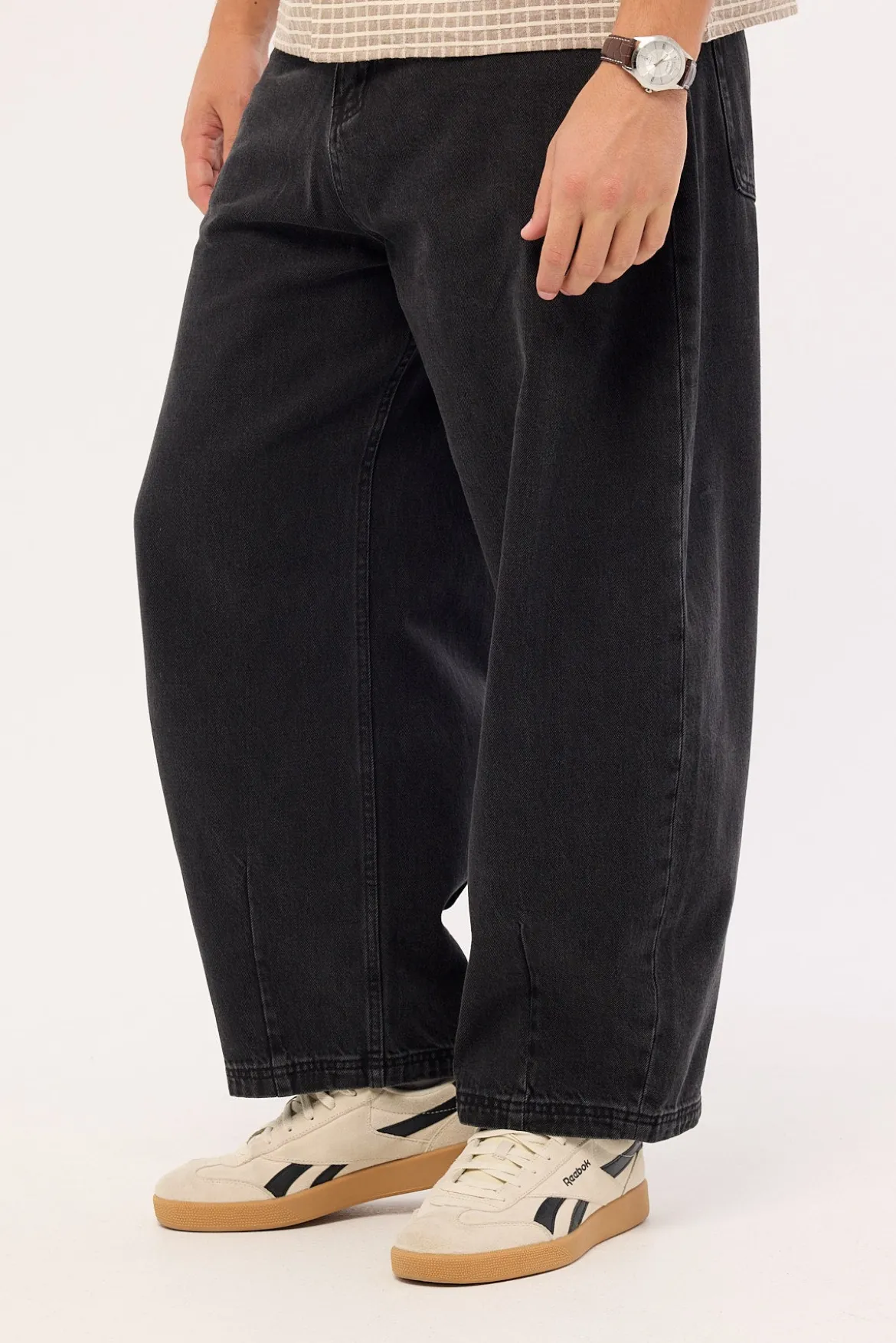 Axis Barrel Jean Black