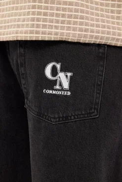 Axis Barrel Jean Black