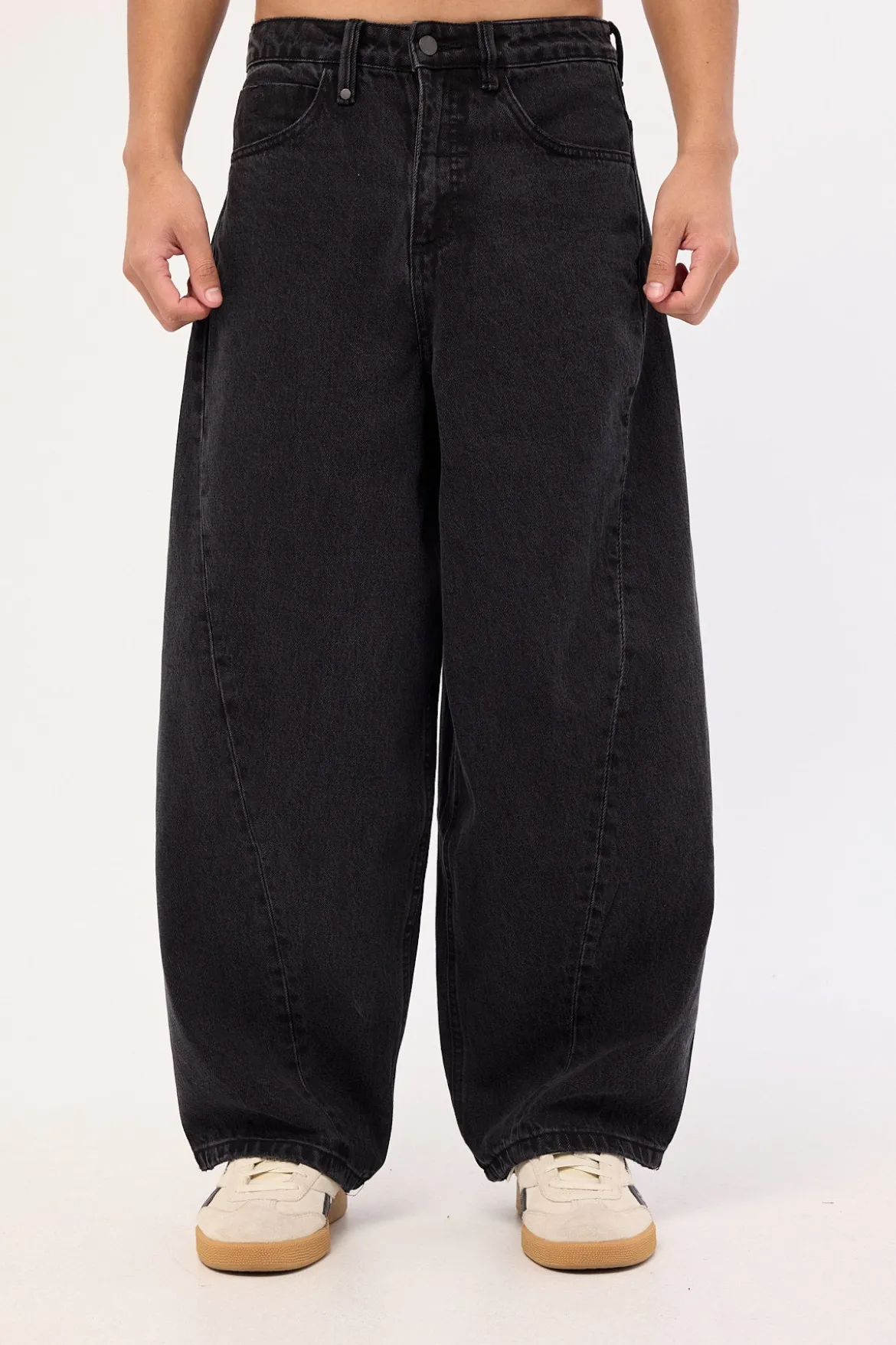 Barrel Leg Denim Jean Aged Black