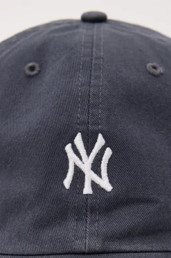 Base Runner 47 Clean Up NY Yankees Vintage Navy