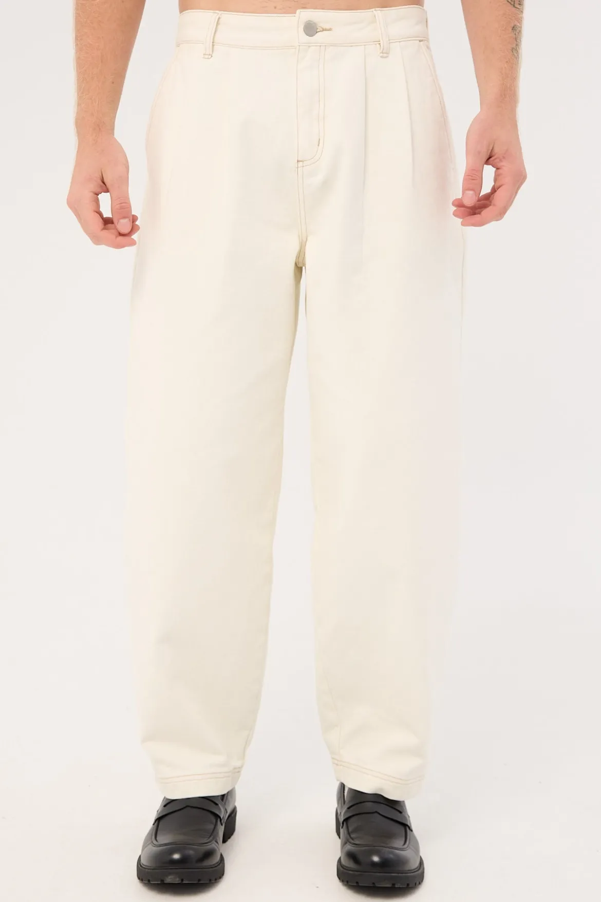 Blanco Pleated Baggy Jean Ecru