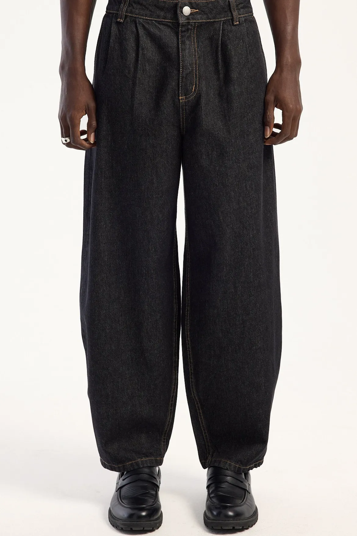 Blanco Pleated Jean Raw Black
