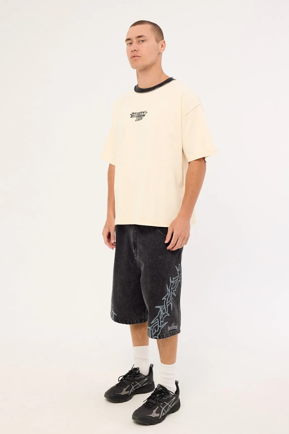 Bones Barned Denim Shorts Washed Black