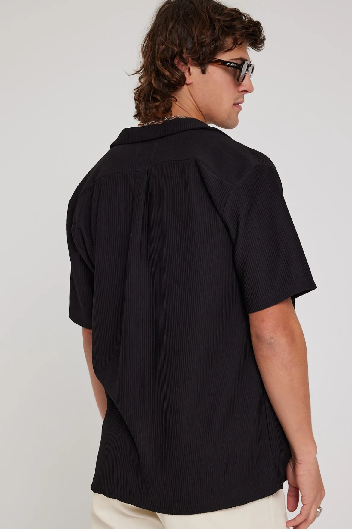 Brooklyn Pleated Resort Shirt Black
