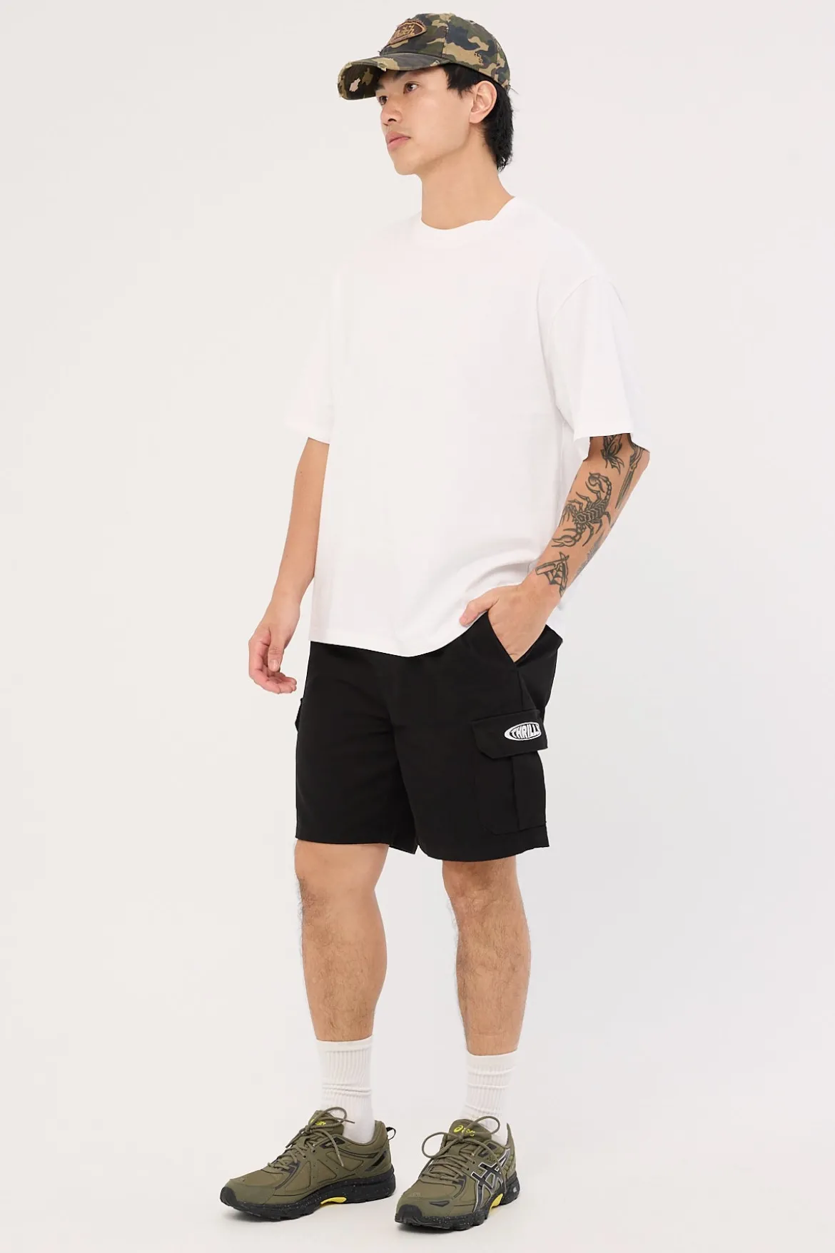 Bueno Elastic Cargo Short Black