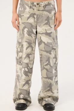 Camo-Mile Low Rise Cargo Pant Camo