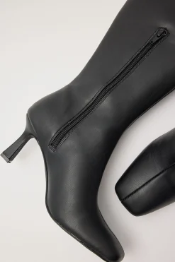 Candid Boot Black