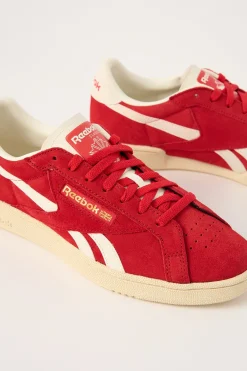 Club C Grounds UK Sneaker Vector Red