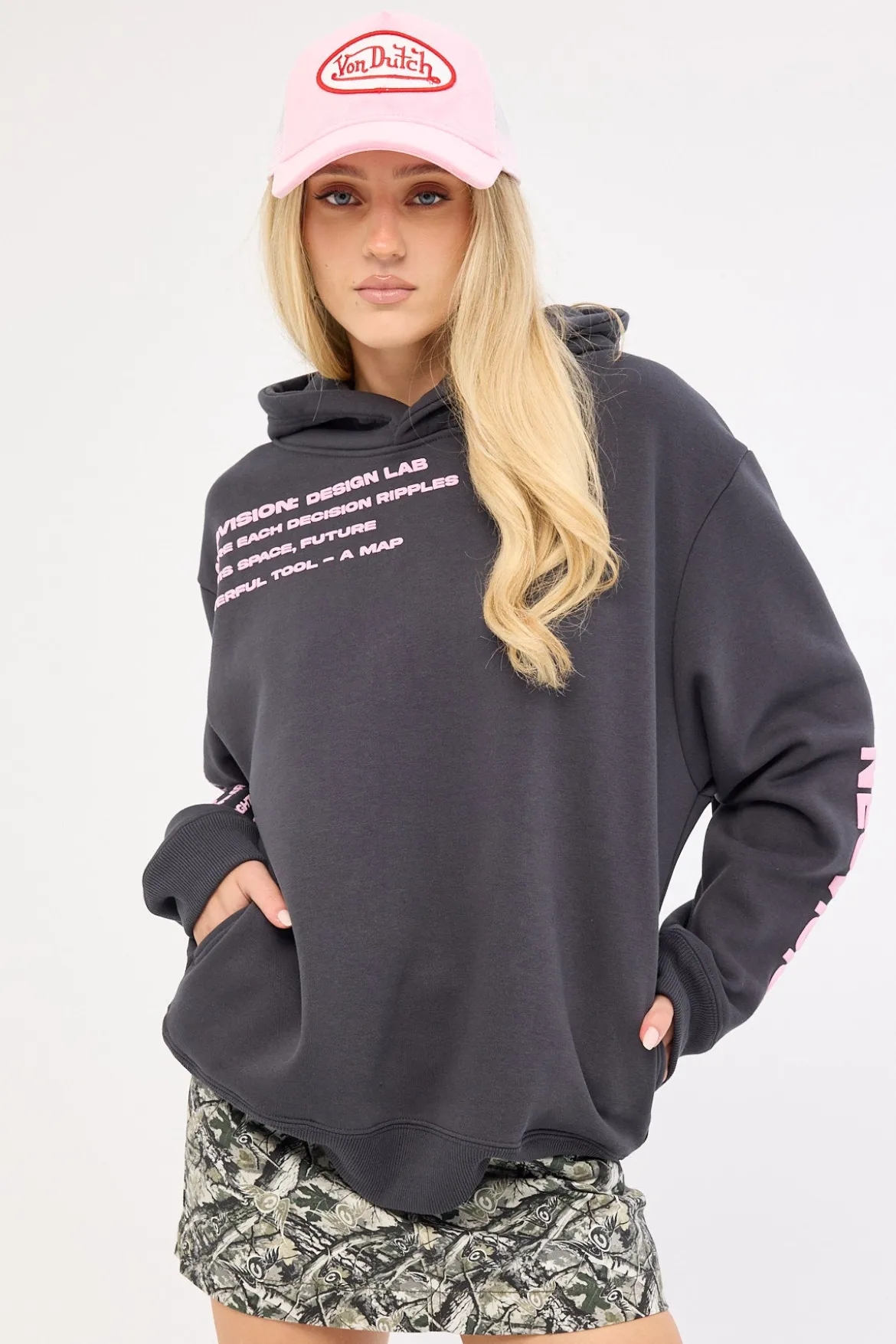 Distopia Relaxed Hoodie Sunfade Black