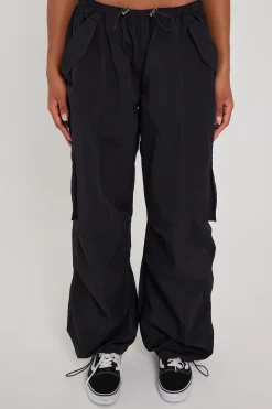 Distorted Dimension Parachute Pant Black