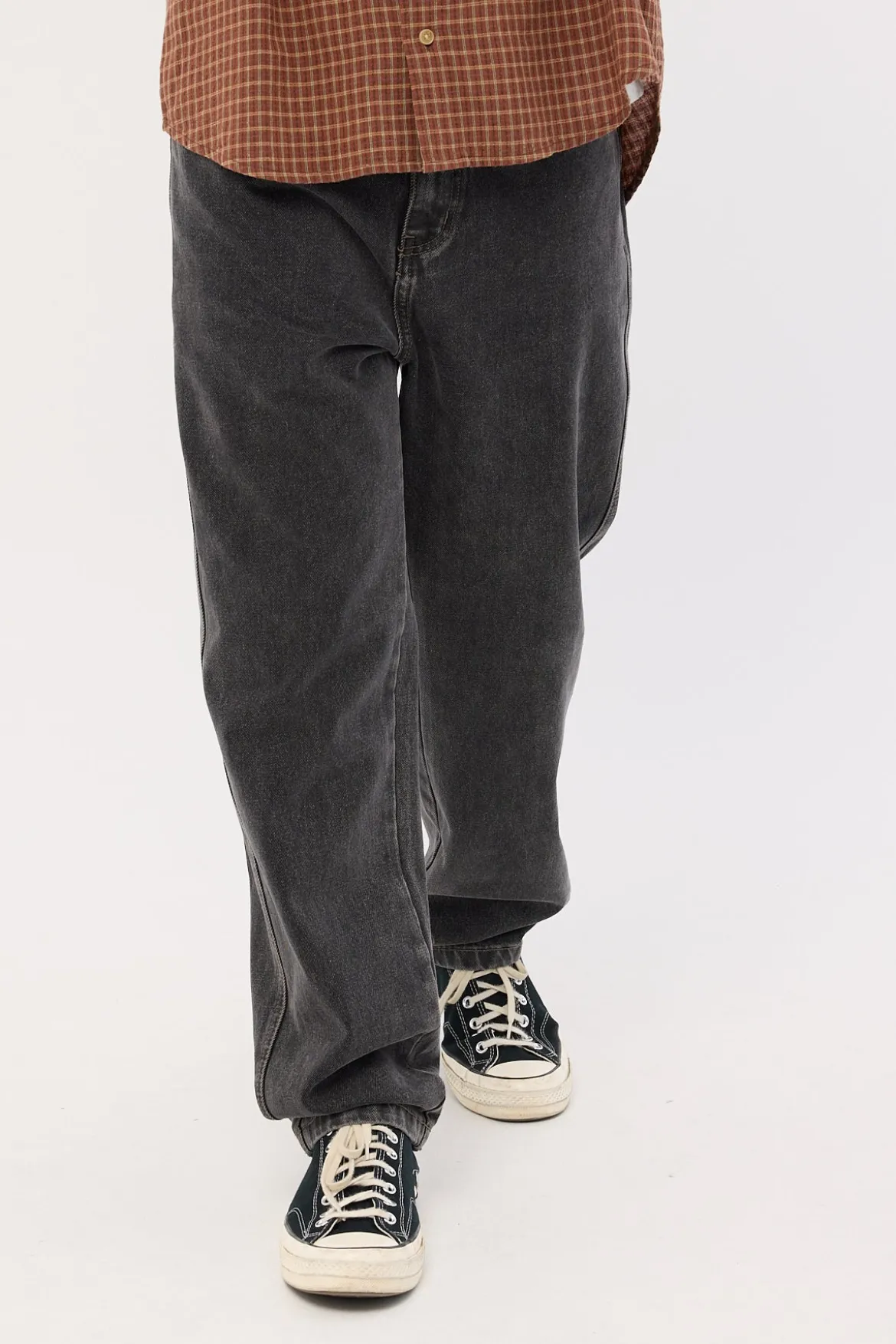 Emb Denim Standard Jean Faded Black