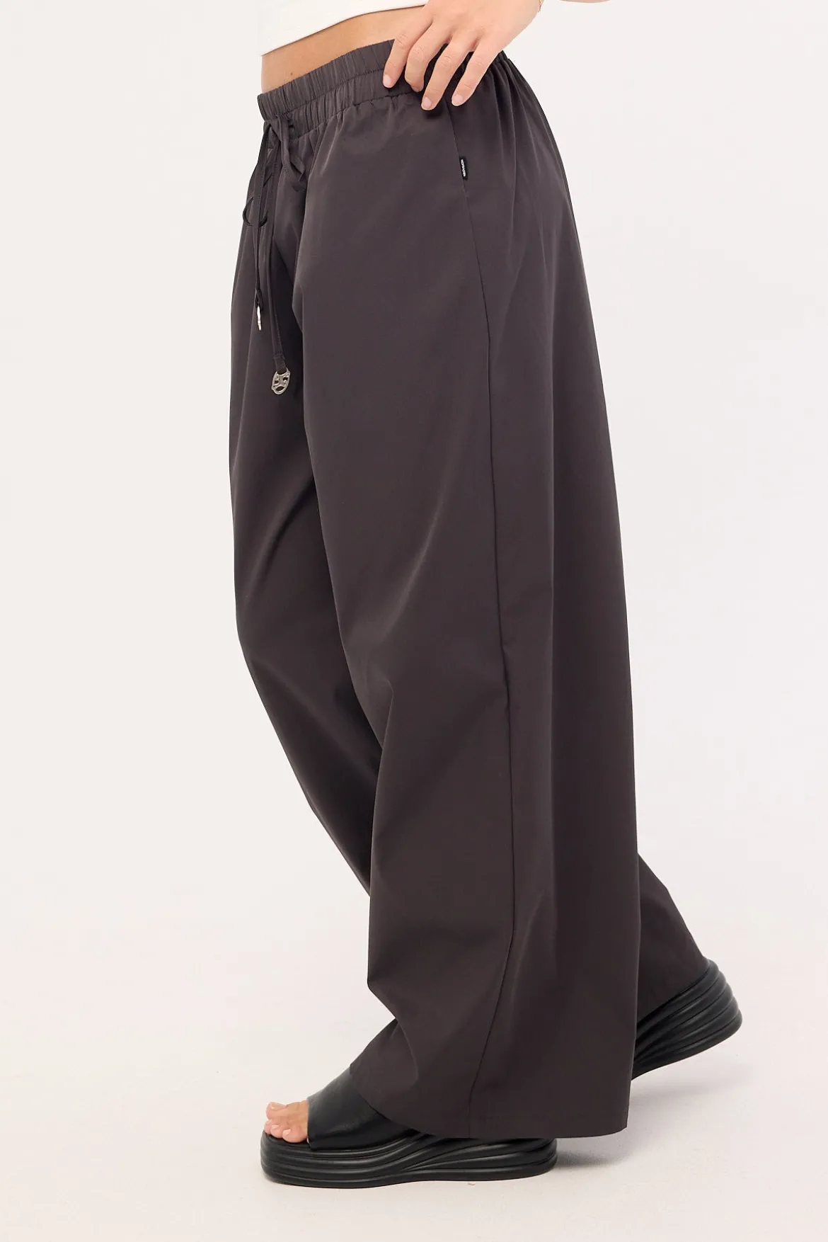 Error Wide Leg Cargo Pant Charcoal