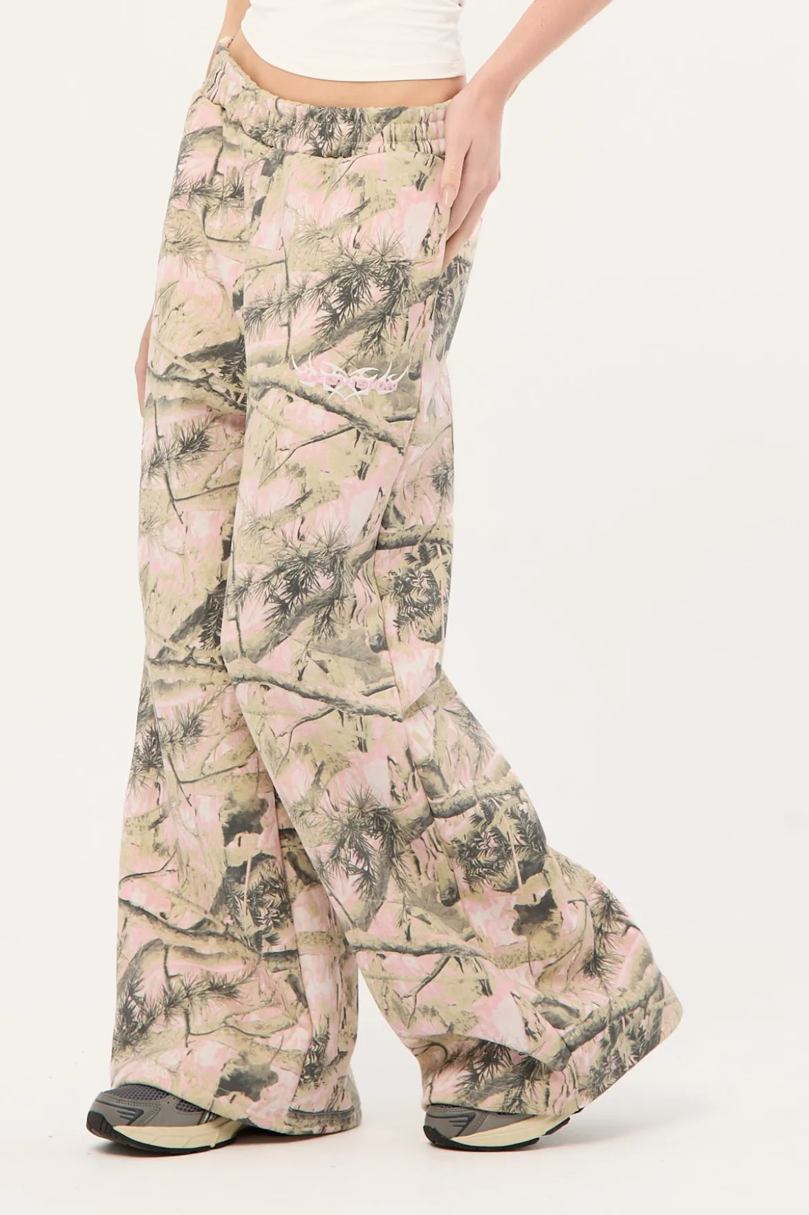 Exhibit Straight Leg Sweatpant Pink Camo