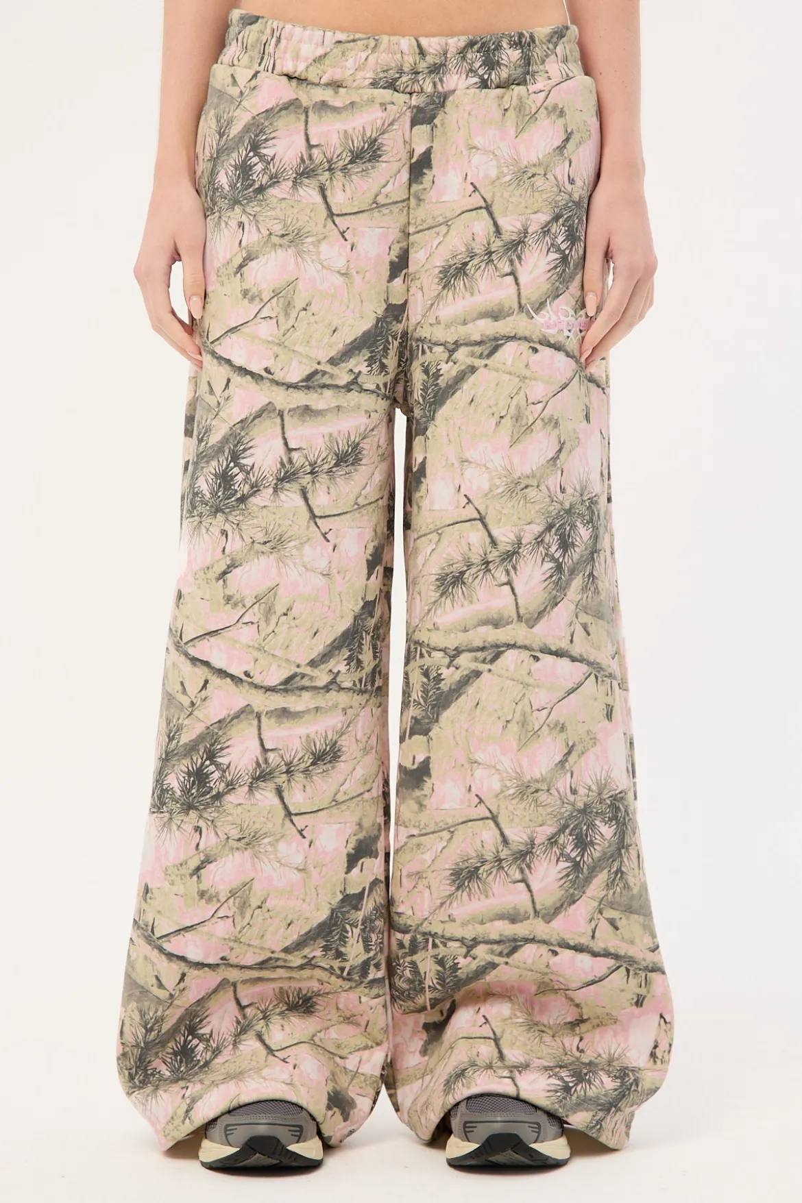 Exhibit Straight Leg Sweatpant Pink Camo