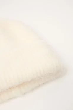 Fluffy Knit Beanie Cream