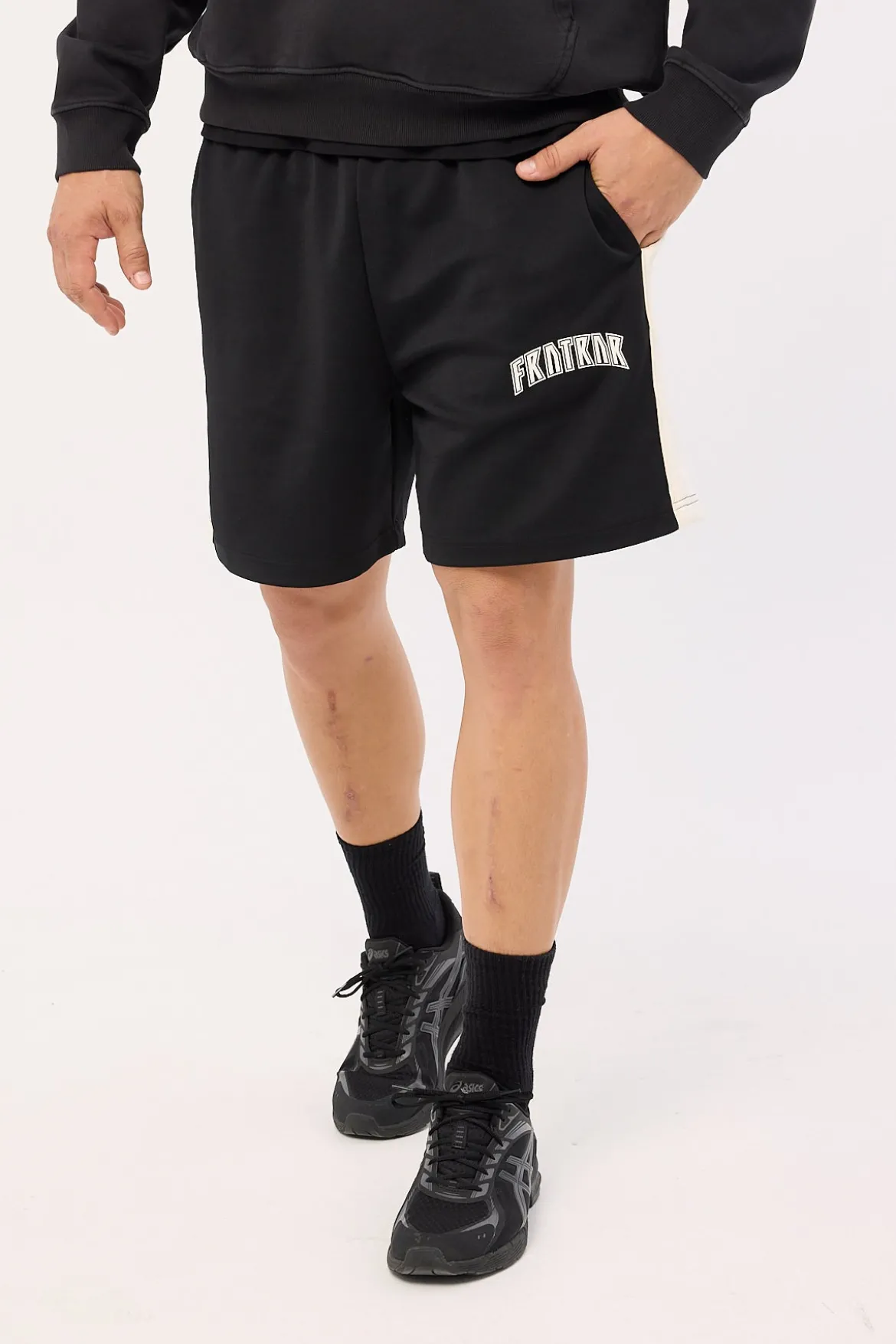 FRNT RNR Stripe Short Black/Vanilla
