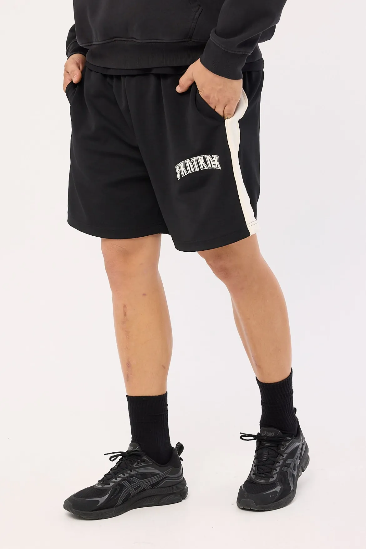 FRNT RNR Stripe Short Black/Vanilla