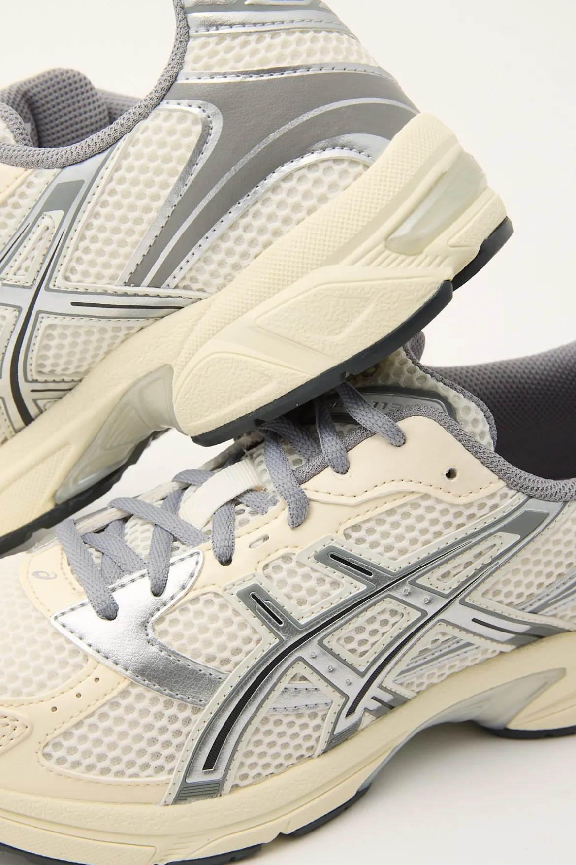Gel-1130 Cream Clay Gray