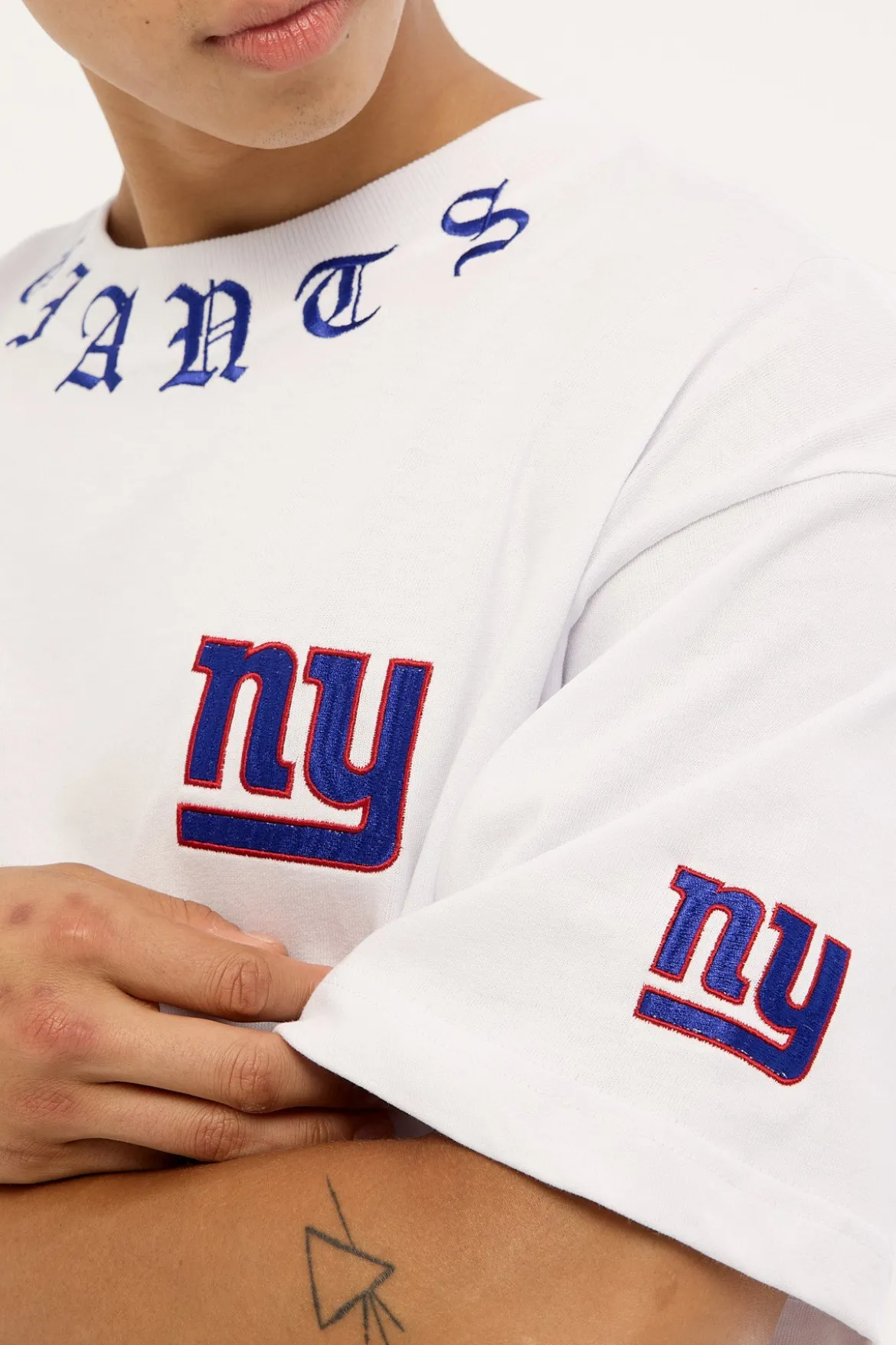 Giants Shield Tee Optical White