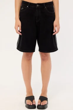 Grand Prix Sloucher Short Worship Black
