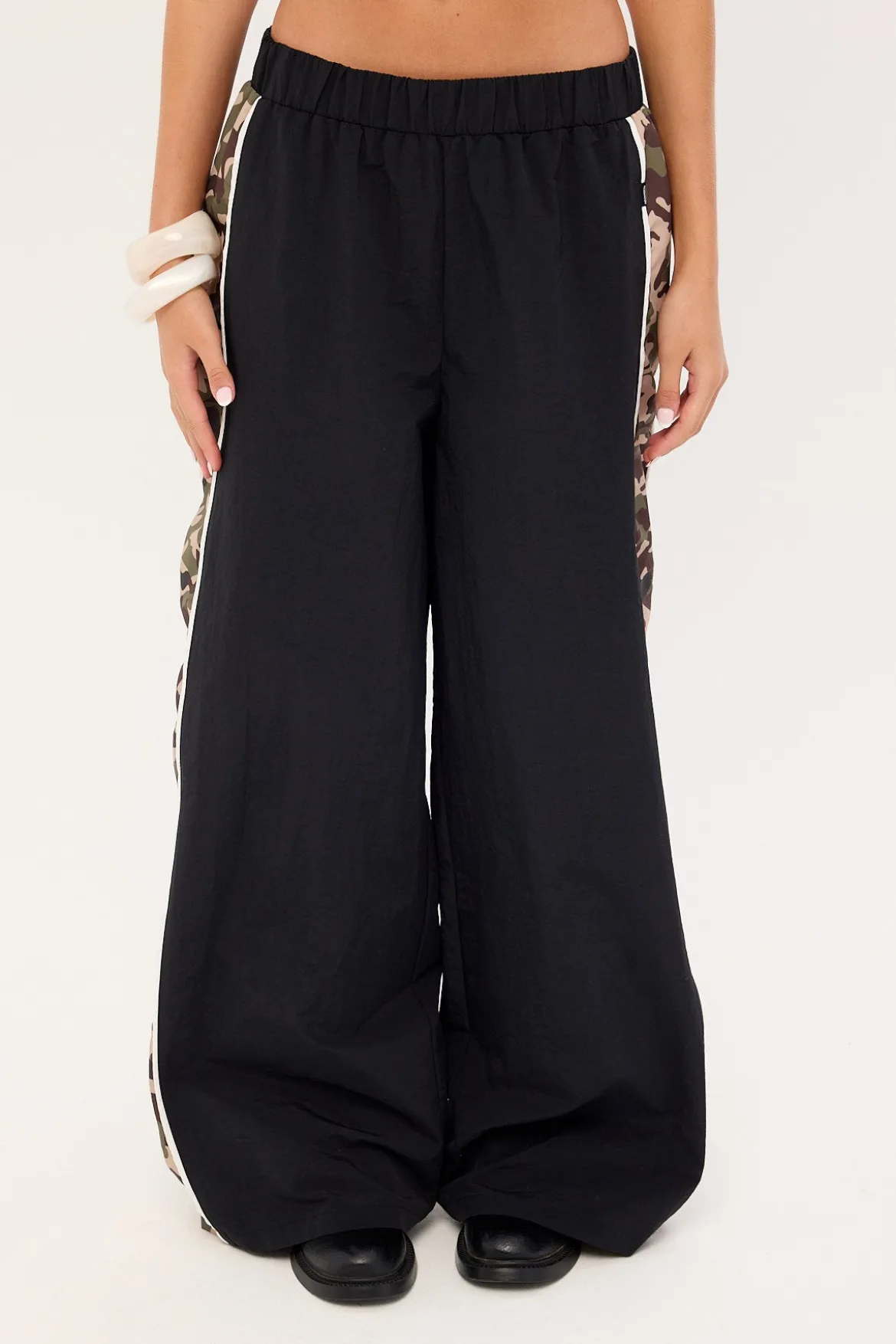 Inlay Panel Utility Pant Black