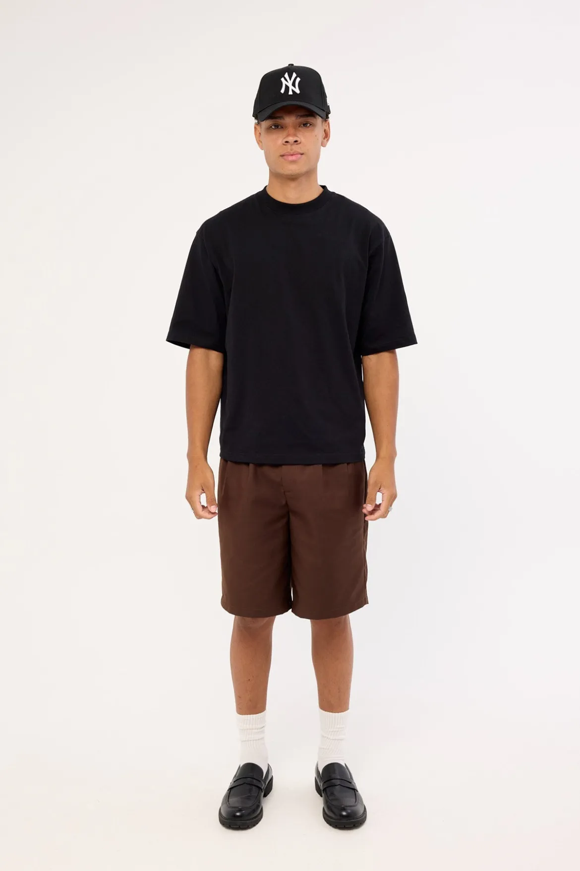 Jaxon Baggy Tailored Short Dark Brown