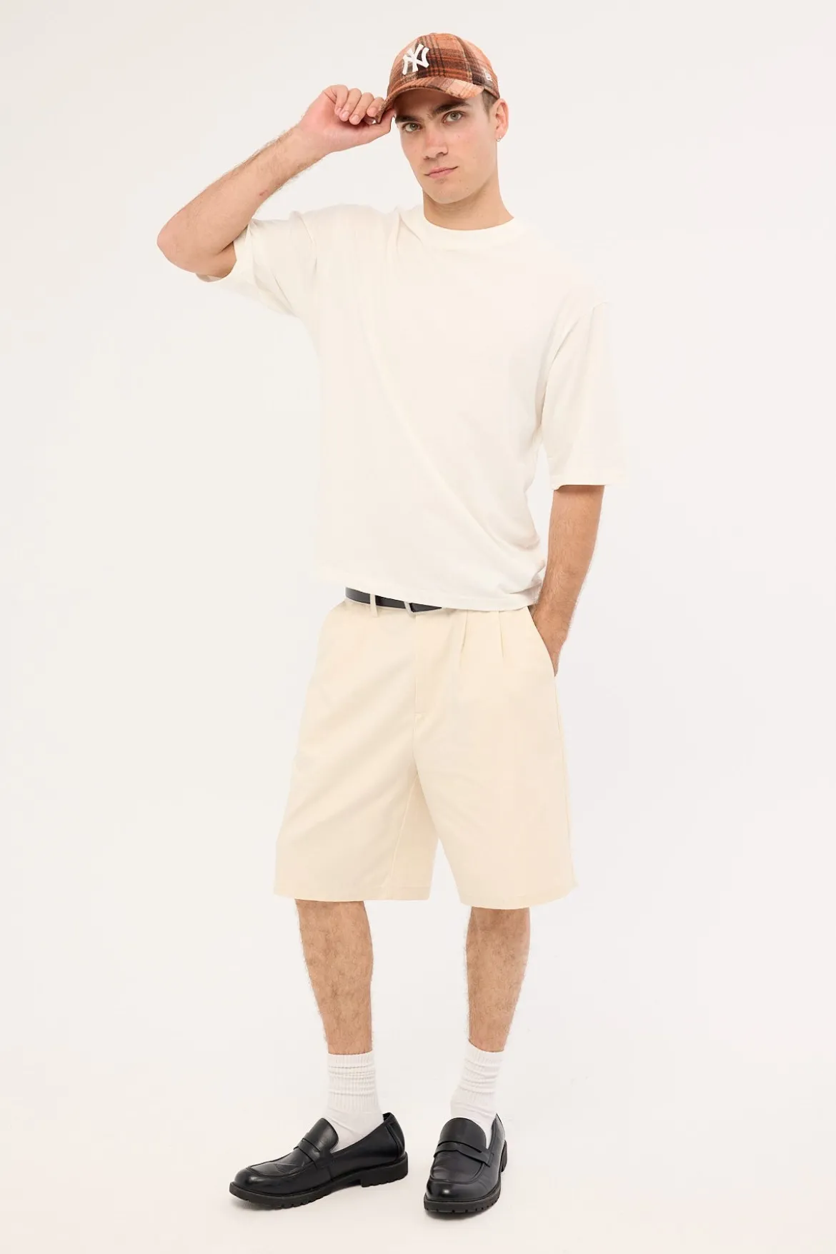 Jaxon Baggy Tailored Short Ecru