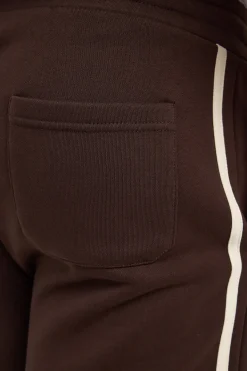 League Sweat Short Dark Brown
