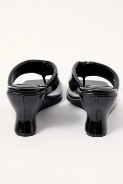 Lennox Thong Heel Black Crinkle
