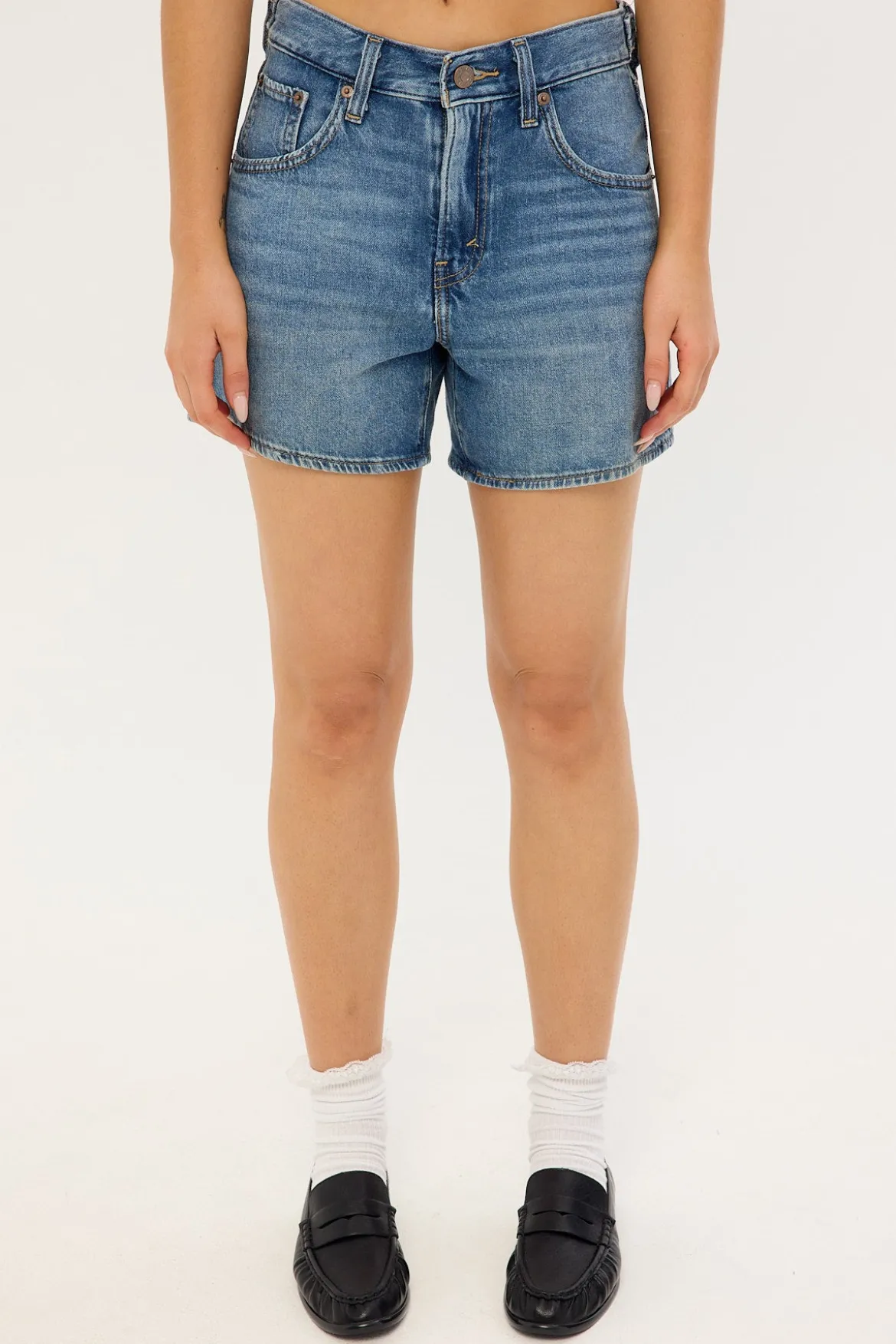 Levi's Cinch Mid-Thigh Short Lift Up Short