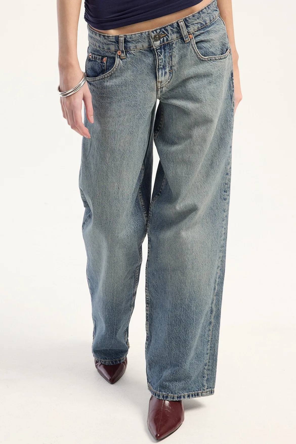 Low Rise Parallel Jean Vintage Bleach Blue Denim