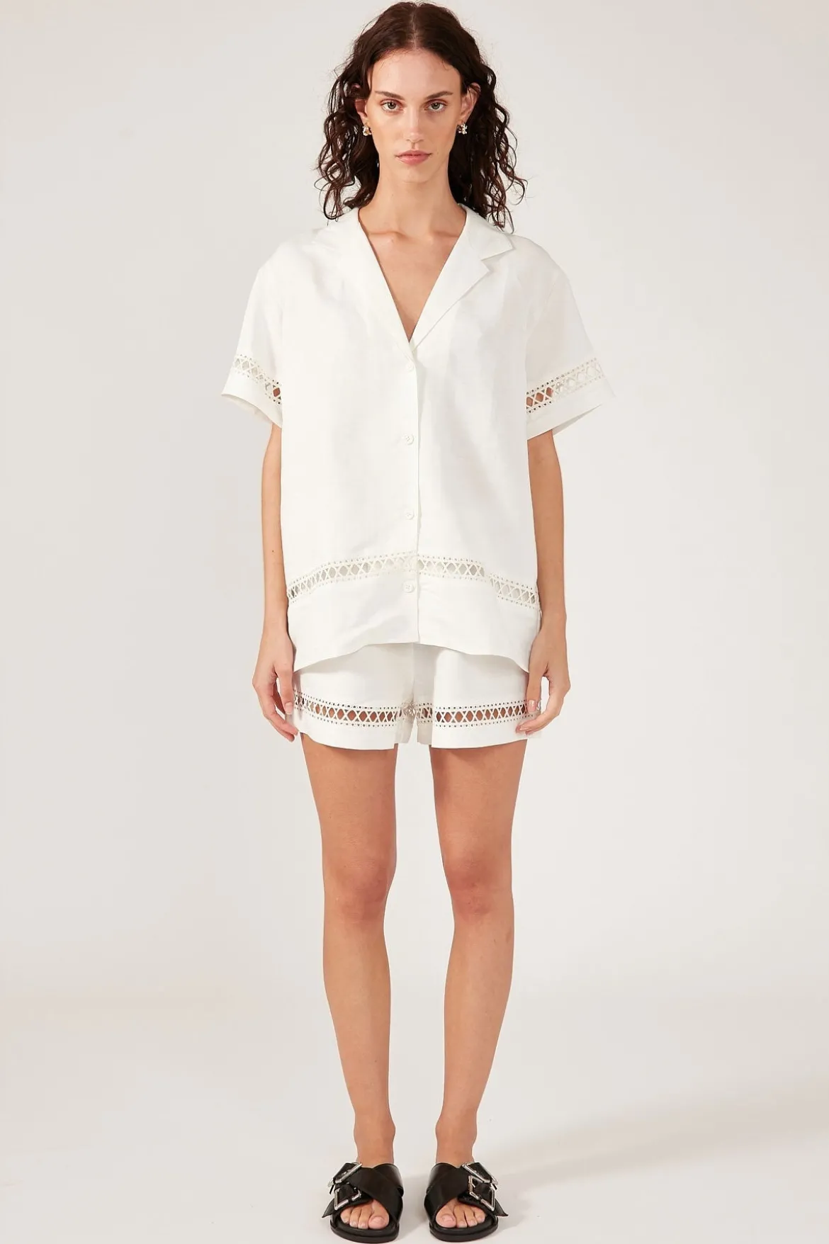 LOW TIDES SHORT SLEEVE LINEN SHIRT Cream
