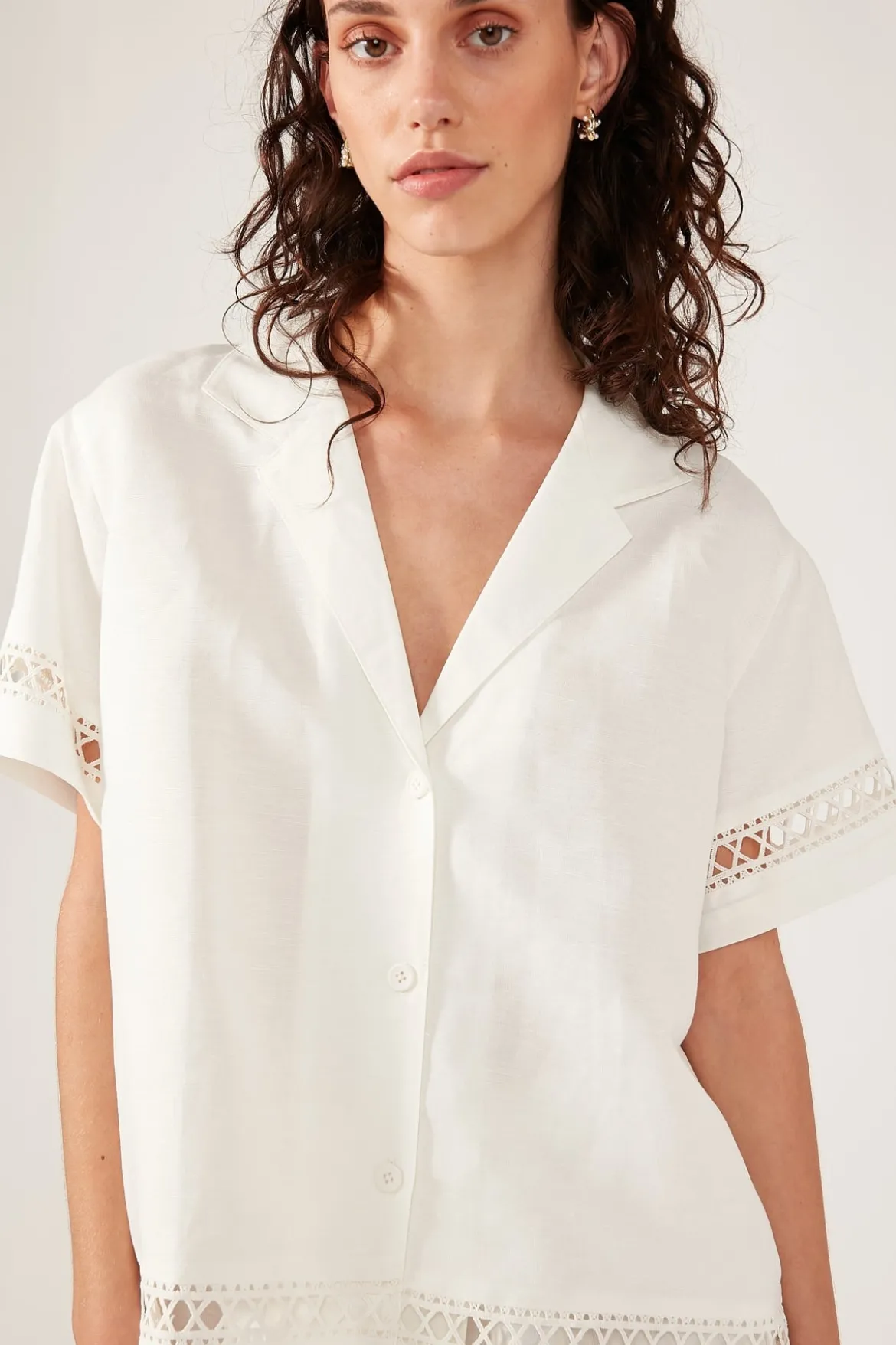 LOW TIDES SHORT SLEEVE LINEN SHIRT Cream