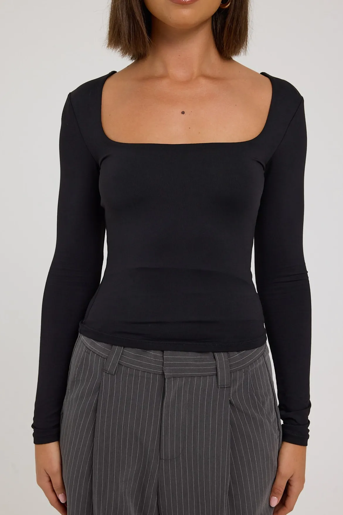 L&t Long Sleeve Scoop Neck Tee Black